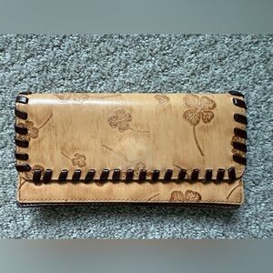 M.C. Wallet with cloverleaf Design